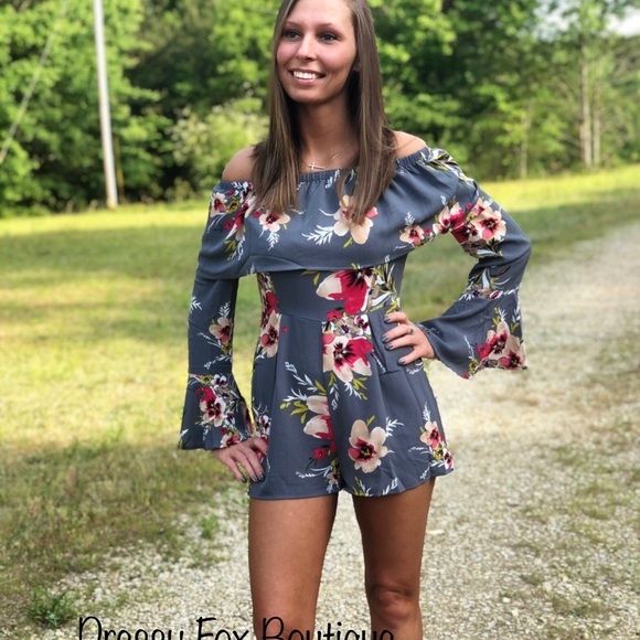 Floral off shoulder romper - Picture 2 of 4